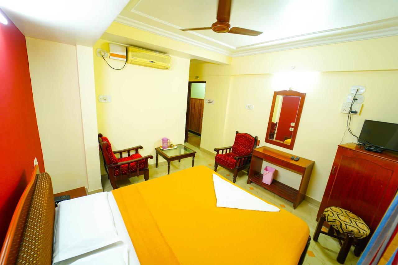 Amogha Residency Otel Maisur Dış mekan fotoğraf